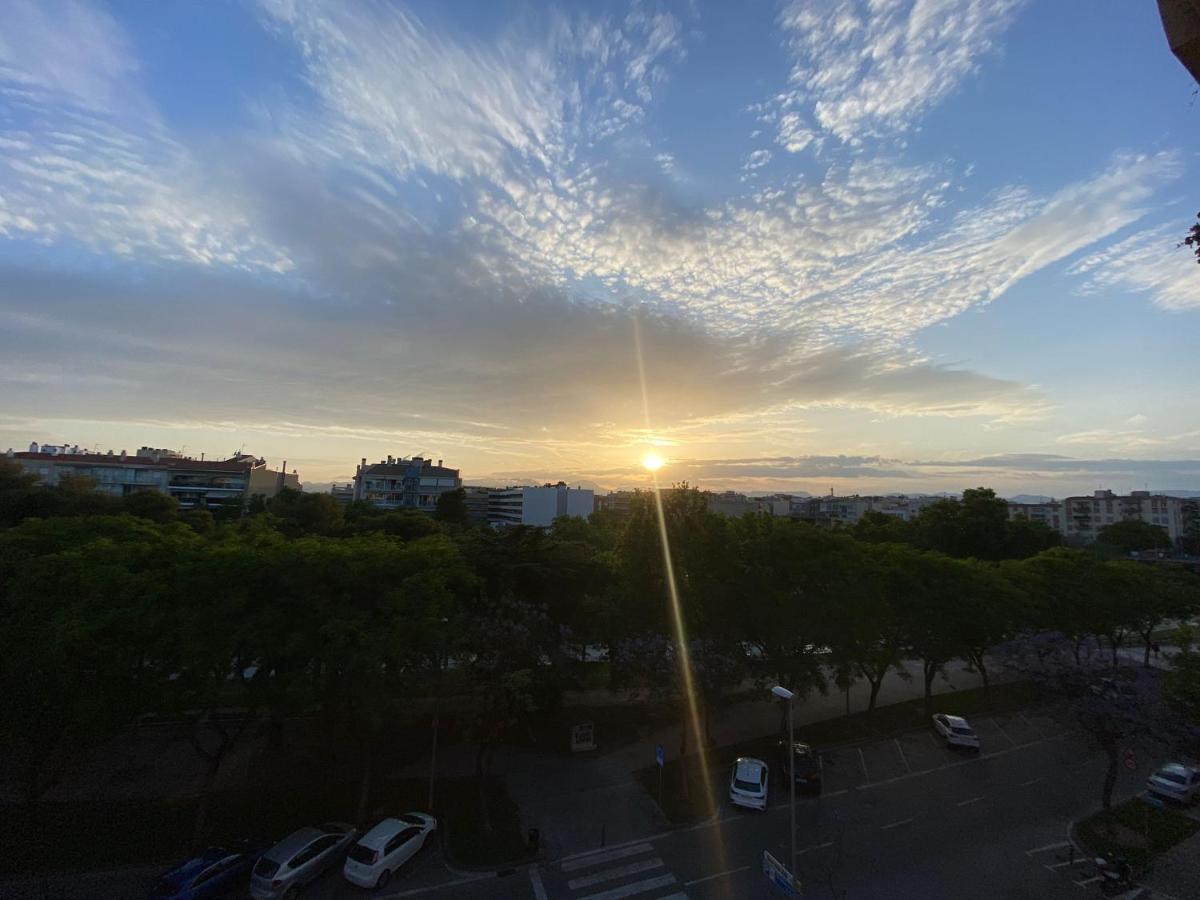 Sunny Flat With Balcony And Sea Views Lägenhet Cambrils Exteriör bild