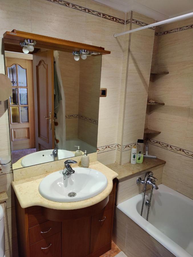 Sunny Flat With Balcony And Sea Views Lägenhet Cambrils Exteriör bild