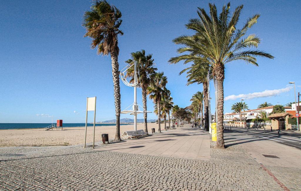 Sunny Flat With Balcony And Sea Views Lägenhet Cambrils Exteriör bild