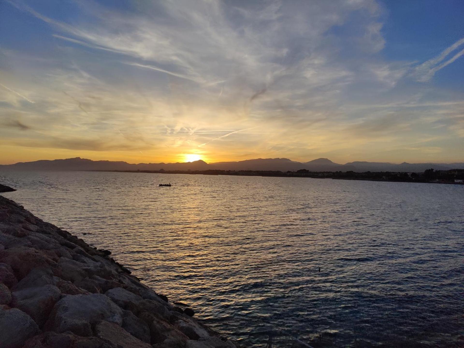 Sunny Flat With Balcony And Sea Views Lägenhet Cambrils Exteriör bild