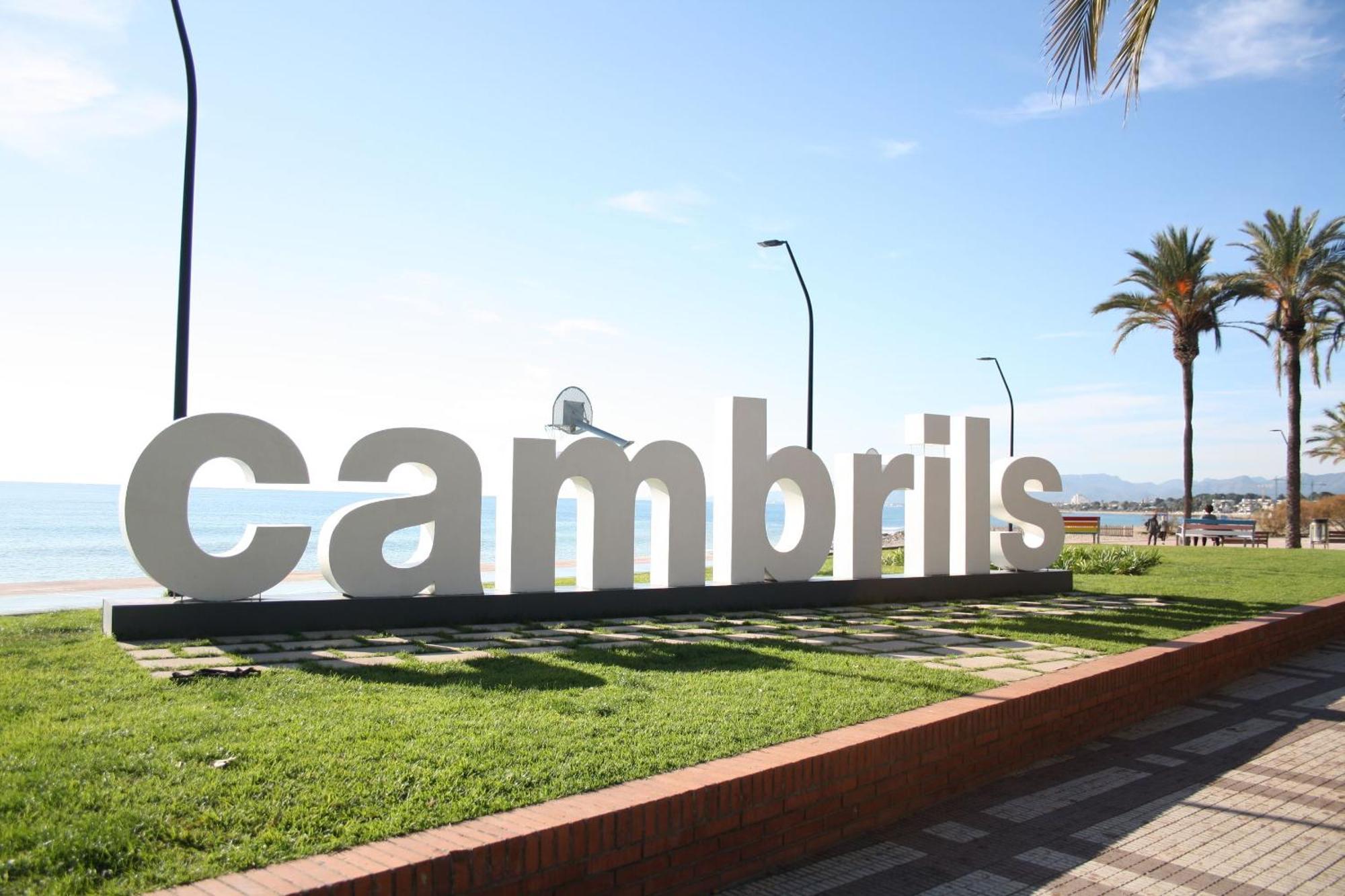 Sunny Flat With Balcony And Sea Views Lägenhet Cambrils Exteriör bild